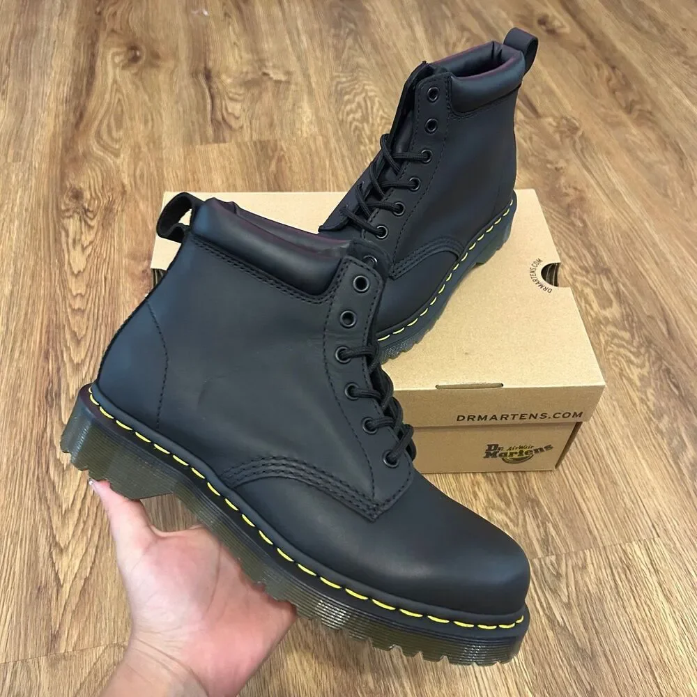 DR MARTENS black leather lace up ankle boots booties shoes women’s 8 new in box